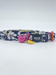 Bells & Whiskers® Pink and White Flower Print Cat Collar