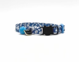 Blue Fabric White Flower Cat Collar
